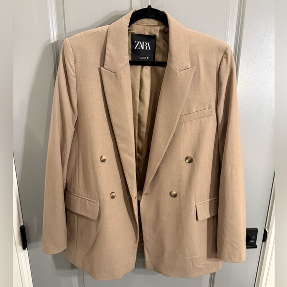 Zara Jackets & Blazers - NWOT Zara blazer